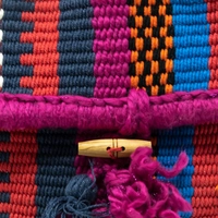 شنطة كروس ملونة - عدة تصاميم - بورغندي