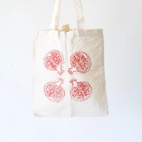 حقيبة قماشية بتصميم رمانة - بيج