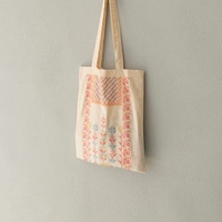 Hand-Embroidered Beige Fabric Tote Bag with A Traditional Thobe Design