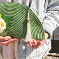 Green Clutch Bag with A Distinctive Design Inspired by Nature