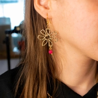 Modern Gold Accessory Set Decorated with Fuchsia Beads - Dangling Earrings, Necklace and Bracelet with a Flower Design