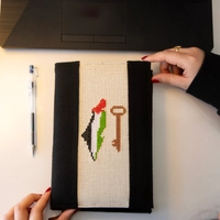 دفتر ملاحظات بتصميم خريطة و علم فلسطين مع مفتاح العودة!