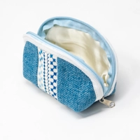  Embroidered Coin Purse: Blue and White