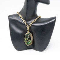 “The Green Emerald” Necklace – Modern Design with Sparkling Green Stones and Golden Touch