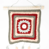 تعليقة حائط مربعة