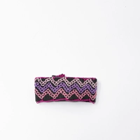 سوار أسود تراثي أنيق – مطرّز يدوي بالزهري والنهدي