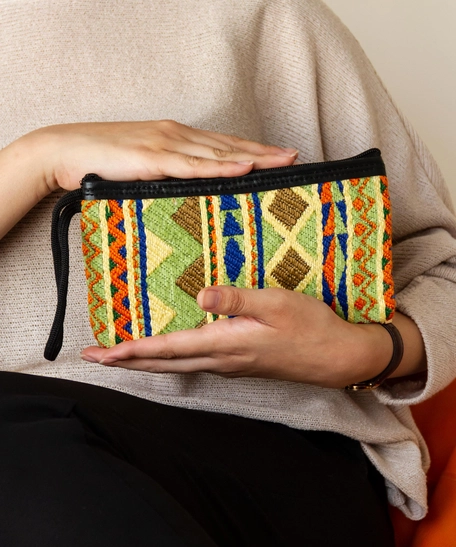 Small Embroidered Handbag - Brown