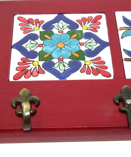 Decorative Key Hanger with Handpainted Ceramics (Red)