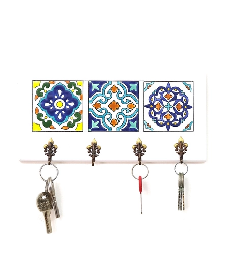 Decorative Key Hanger with Handpainted Ceramics (White)