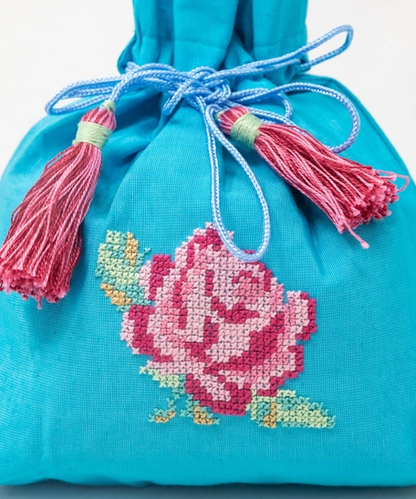Small Floral Embroidered Coin Pouch