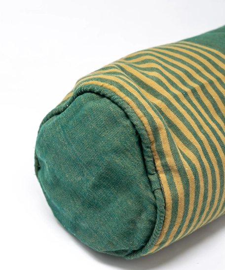 غطاء وسادة أسطوانية باللون الأخضر والبيج