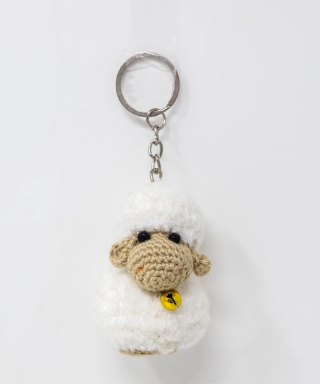 ميدالية مفاتيح كروشيه على شكل خروف - أبيض