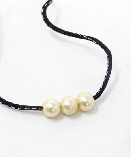 Black Necklace with Pearls