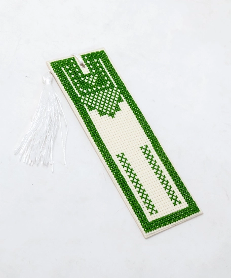 Palestinian Thobe Bookmark - Green & White