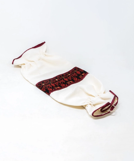 Wall Mount Plastic Bag Organizer with Red Embroidery Patterns