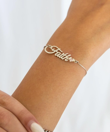 Thin 925 Sterling Silver Bracelet with "Faith" Pendant