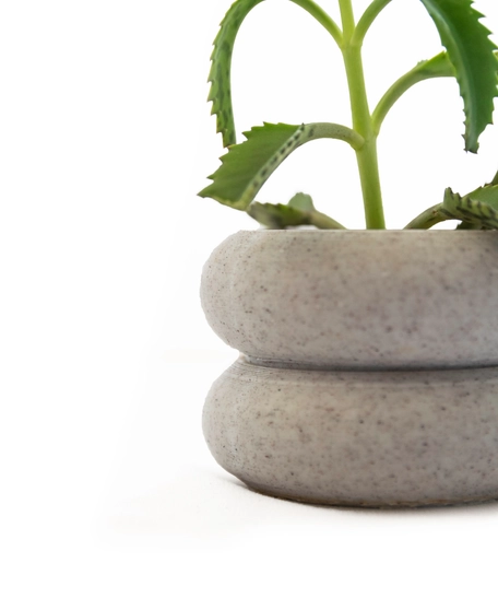 Tire-Like Gray Round Plant Pot