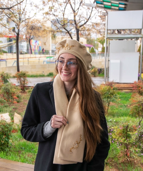 Beige Wool Beret and Scarf Set - Beaded Floral Design