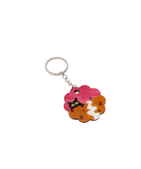 Cute Keychain in The Shape of a Flower Adorned with a Drawing of a Cat