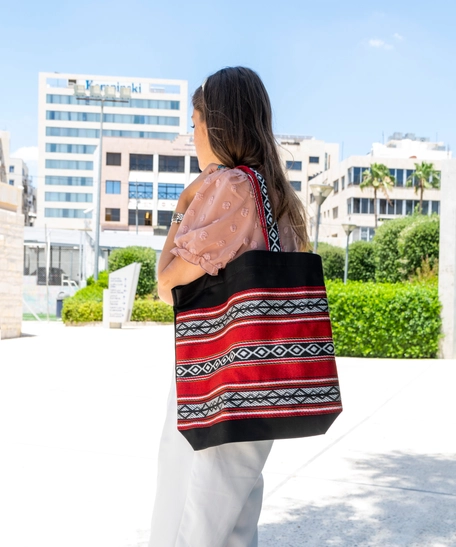 Black Shopping Bag Made of Durable Sadu Fabric in Bedouin Style