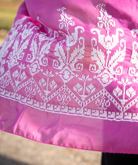 Fuchsia Shawl Decorated with White Peasant Embroidery