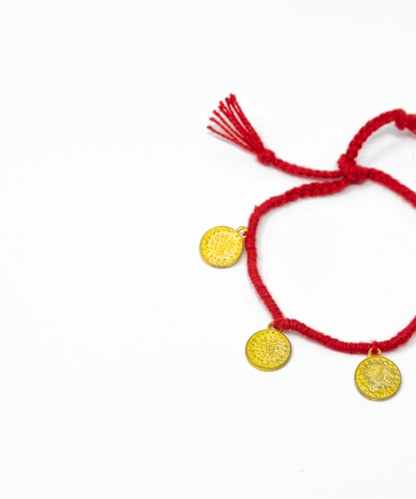 Adjustable Red Rope Bracelet Adorned with Gold Liras