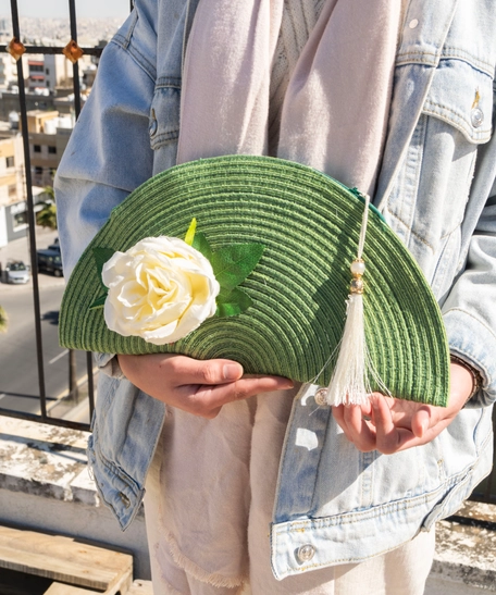 Green Clutch Bag with A Distinctive Design Inspired by Nature