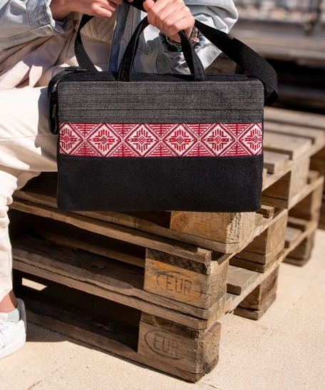 Durable Black Laptop Bag with Red Hand-Embroidery 