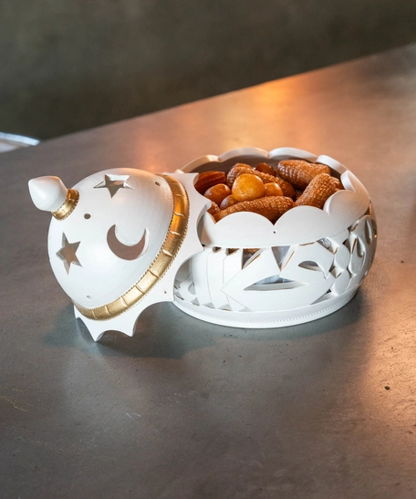 Ramadan Hostess - White Serving Plate with Lid for Serving Dates and Sweets ​