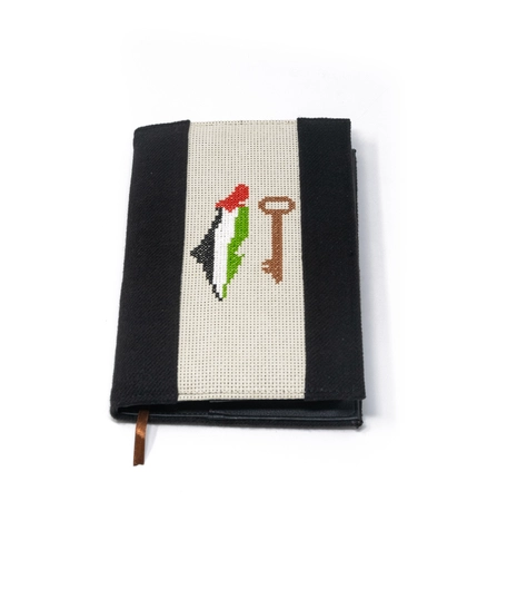 دفتر ملاحظات بتصميم خريطة و علم فلسطين مع مفتاح العودة!