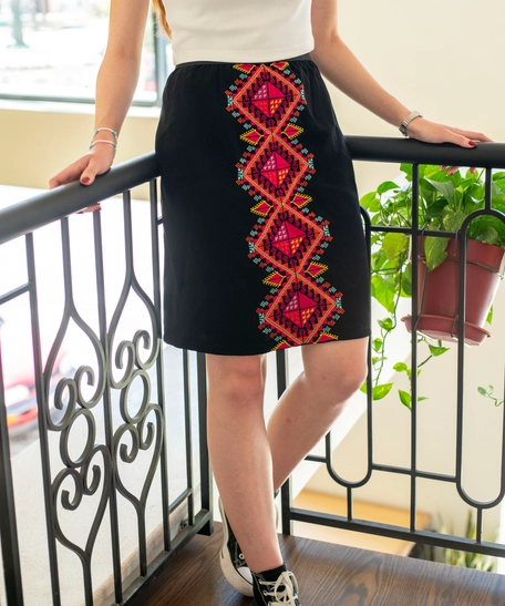 تنورة مطرزة يدويًا بأناقة لتجعلك متألقة في أي مناسبة - Embroidery skirt XL