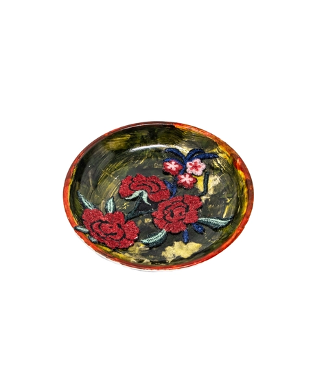 Nature-Inspired Ceramic Plate - Handmade Decor with Rose Detailing