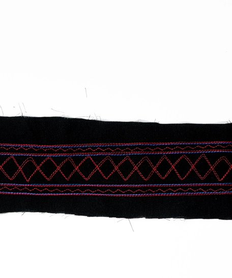 Hand-embroidered fabric with elegant Sultan embroidery - 3 m long ...