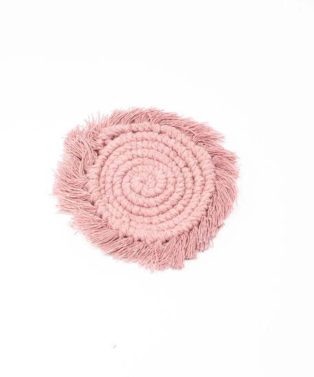 كوستر مكرمية دائرية باللون الوردي – ديكور أنيق وهدية مميزة