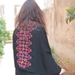 شال أسود مطرز يدويا
